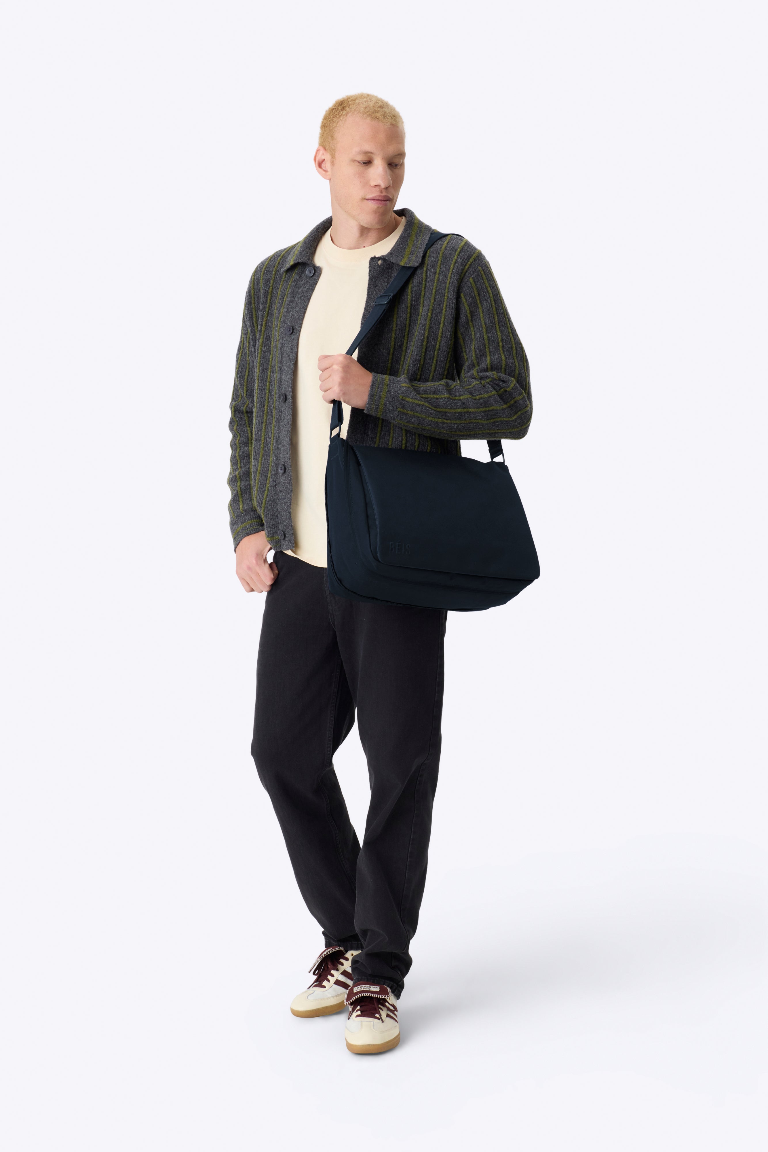 The Expandable Messenger Tote in Navy