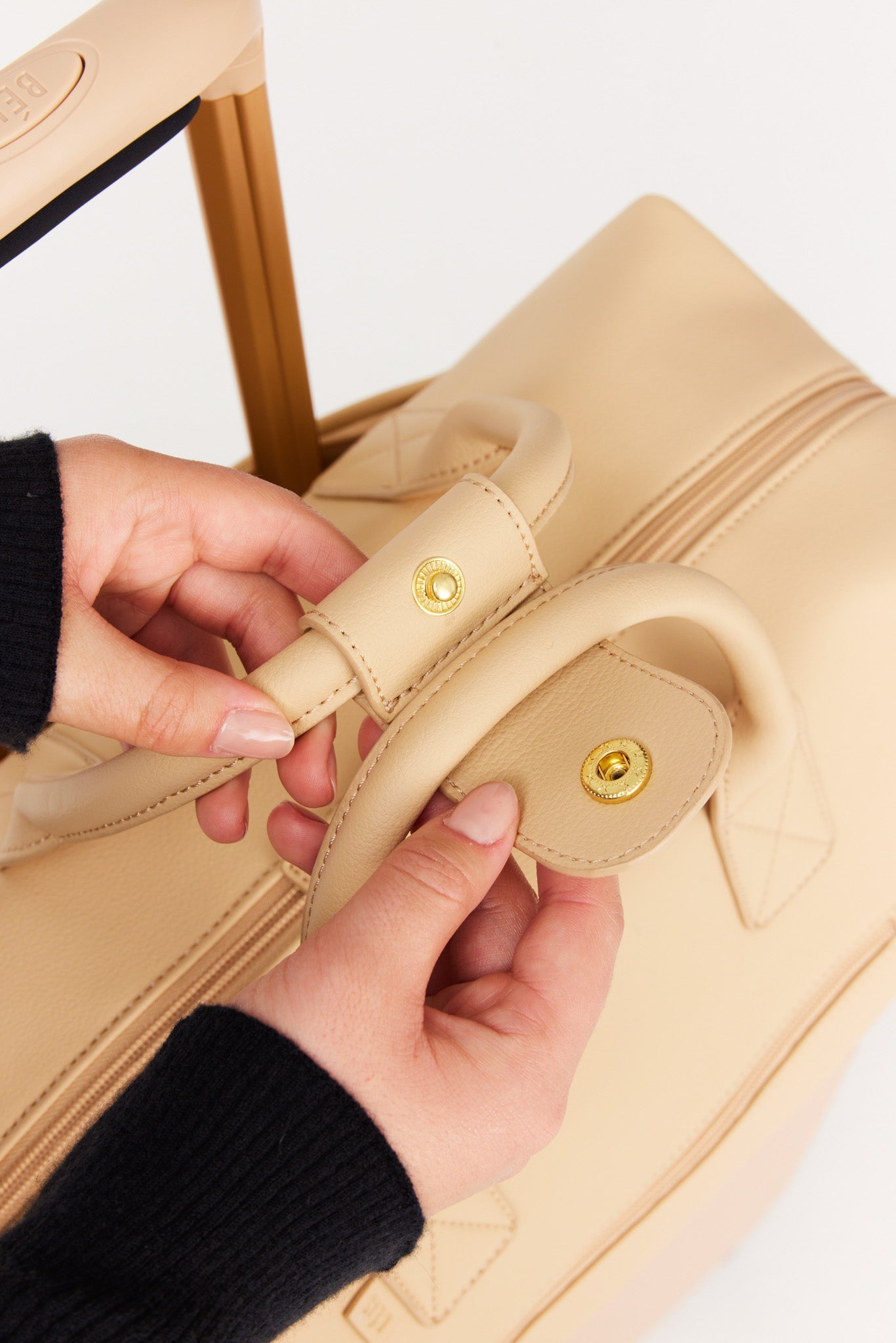 The Premium Duffle in Beige