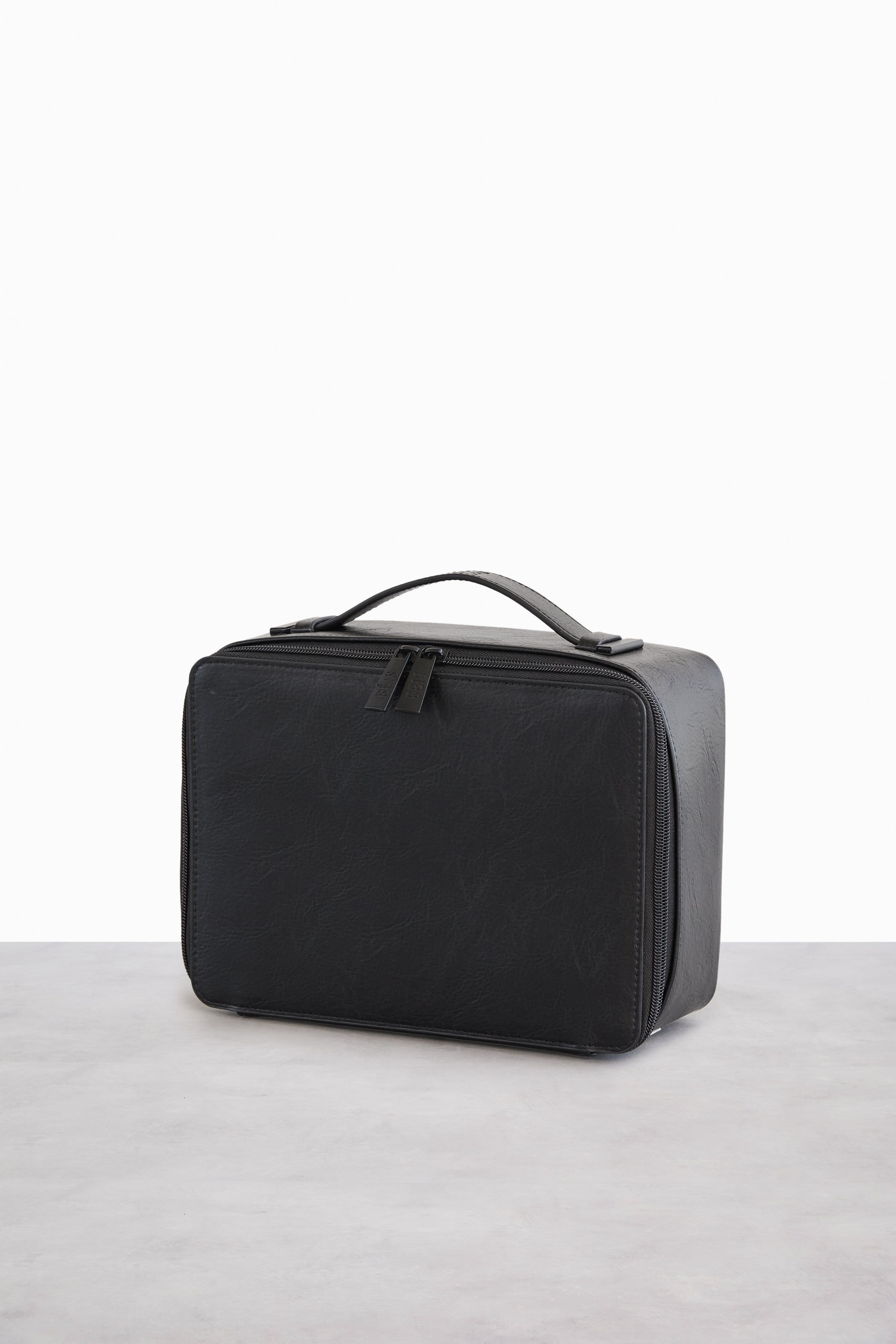 Resale The Cosmetic Case in Black
